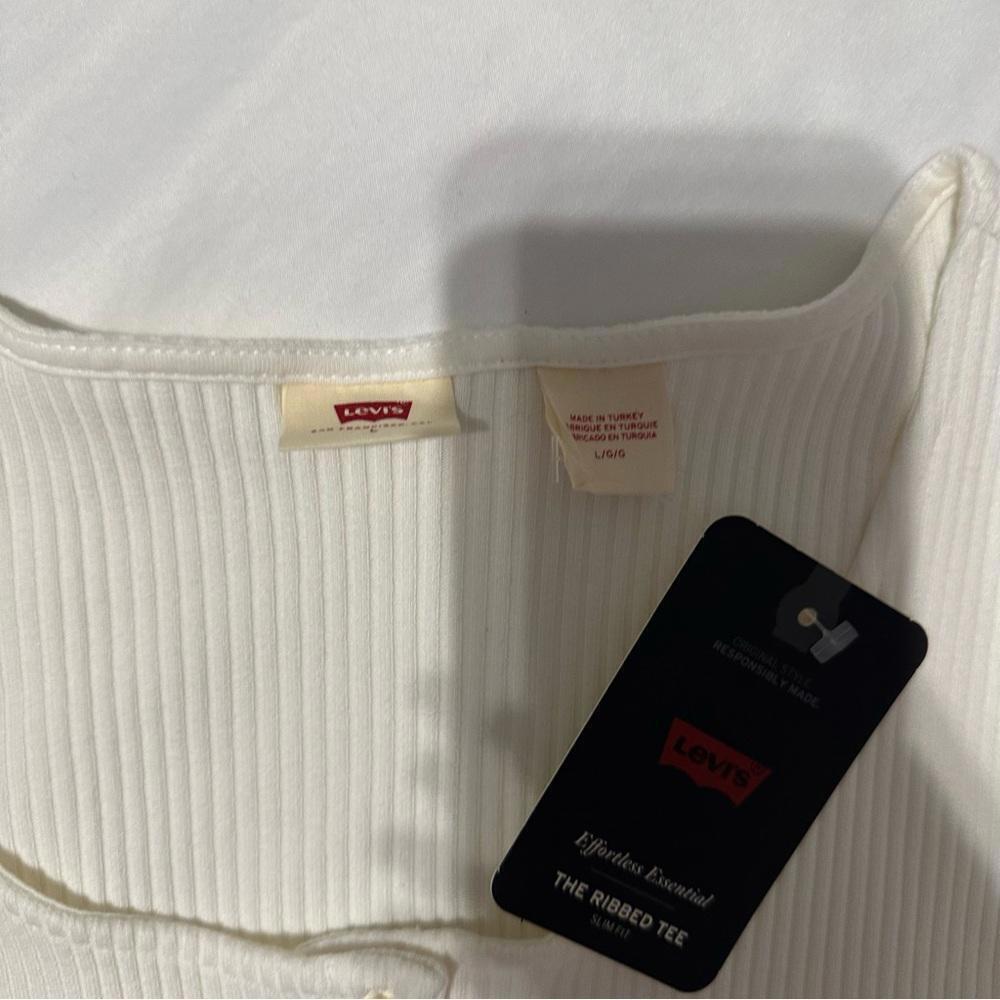Levis’s Shirt - Picture 2 of 2